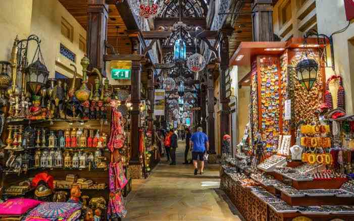 سوق الرولة الشارقة